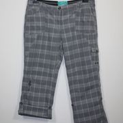 NKD Outfit hlače sive boje/prugasti uzorak, vel. 46/XL