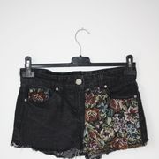 Denim & Co kratke traper hlače crno-sive boje/šareni detalji, vel. 34/XS