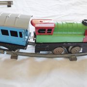 Stari metalni vlak lokomotiva (u funkciji)  i vagoni rijetko ➡️ nivale