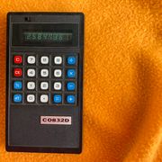 CO832D - Stari kalkulator
