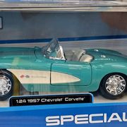 Metalni model maketa automobil Chevrolet Corvette 1/24 1:24