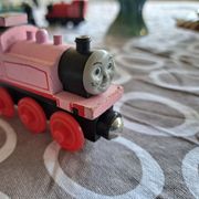 Drvena lokomotiva - vlak rozi pink