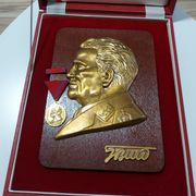 Velika plaketa Tito plus medalja za 40 godina