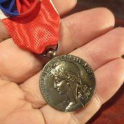 Francuska medalja časti rada, IV tip, srebro, 2 žiga, 16.12 grama