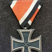 EK2 - WWII - Željezni križ II.  reda 1939. - označen, austrijski tip vrpce