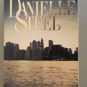 Knjiga: Danielle Steel "Nesavladive sile"