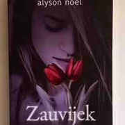 Knjiga: Alyson Noel "Zauvijek"