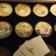 Euro novčanice na kovanicama od bakra
