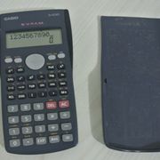 Kalkulator Casio fx-82MS,ispravno !