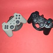 Playstation 2 - 2 joysticka