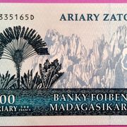 Madagascar 100 Ariary / 500 Francs 2004 UNC