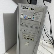Stari pc Fujitsu siemens Scale 800s,ispravno sa windowsima XP,ima graficku