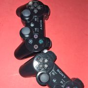 Playstation 3 - 2 joysticka