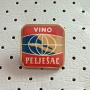 Vino Pelješac, stara plastificirana značka