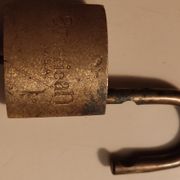 Stari vintige lokot ispravan sa jednim ključem