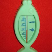 Termometar za kupanje beba. RIBA. Svjetlo zelen. Plutajući. SAND-2