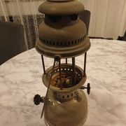 Velika stara svjetiljka lampa