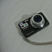 Fotoaparat sony cyber-shot,bez opreme,stanje nepoznato