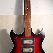 Stara električna gitara