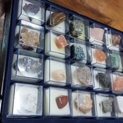 BLAGO ZEMLJE knjiga + set minerala-kolekcija